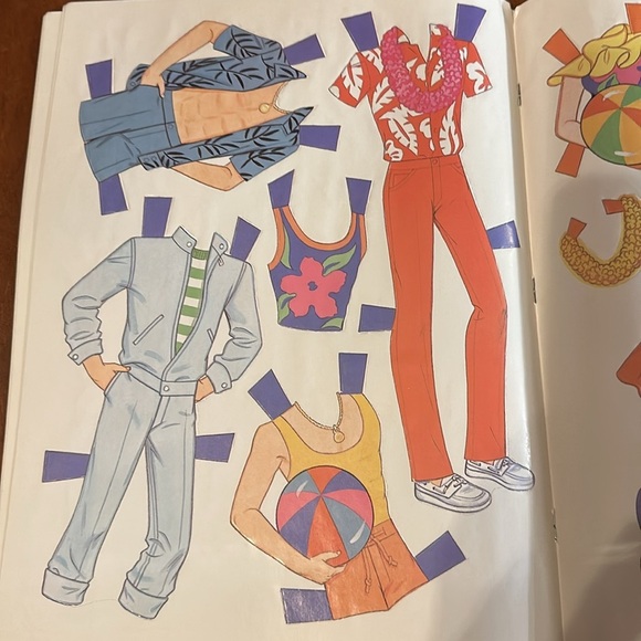 NWT Vintage Tropical Barbie Uncut Paper Dolls Golden Circa 1986 - Picture 6 of 8